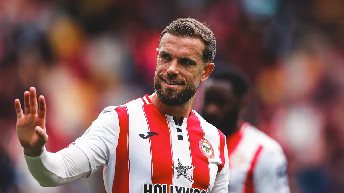 Jordan Henderson resmi meninggalkan Brentford dan kini berstatus bebas transfer setelah kontraknya diakhiri atas kesepakatan bersama. (Dok.Brentford)
