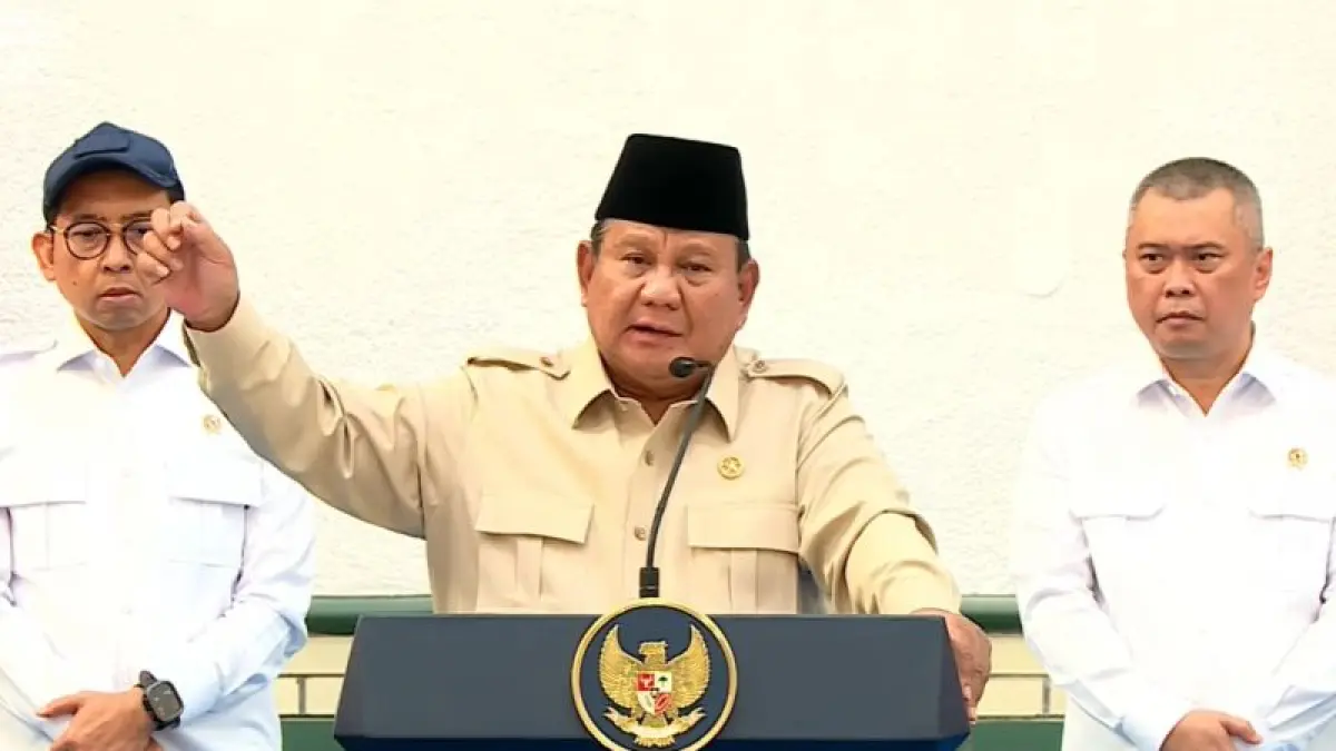 Presiden Prabowo Subianto menyampaikan pidato saat meresmikan revitalisasi Stasiun Semarang Tawang di Semarang, Jawa Tengah, Kamis (30/7/2026). (Antara/YouTube/Aditya R)