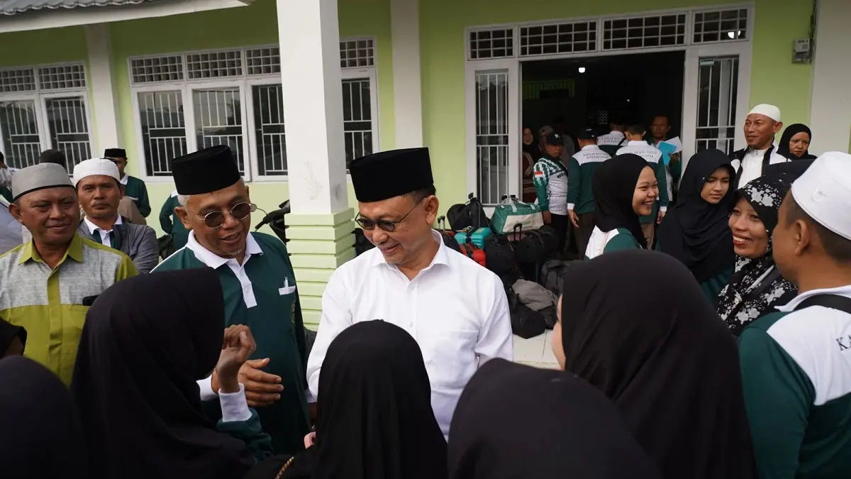 Wali Kota Pontianak Edi Rusdi Kamtono melepas keberangkatan Kafilah Musabaqah Tilawatil Qur