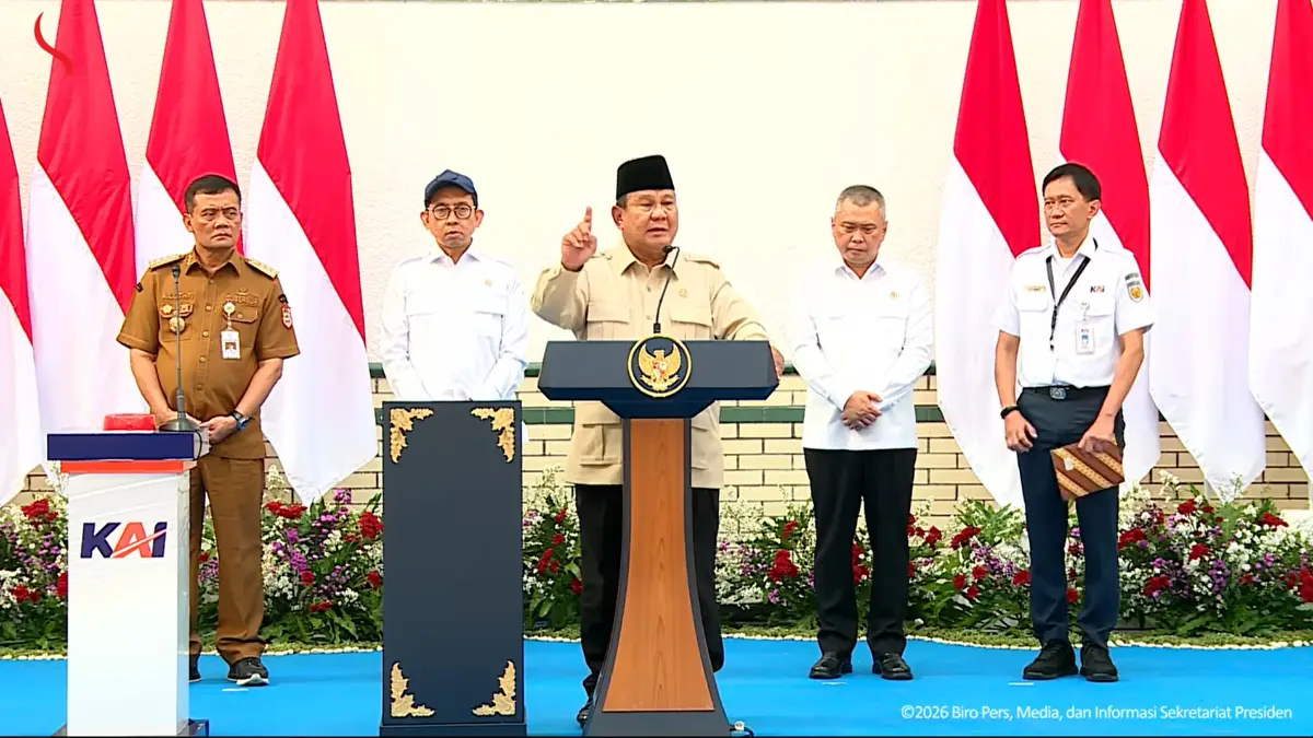 Dalam pidatonya Presiden menegaskan pembangunan Trans Sumatra harus dilanjutkan dengan Trans Kalimantan, bahkan membuka peluang kedua proyek berjalan bersamaan. (YOUTUBE/Sekretariat Presiden)