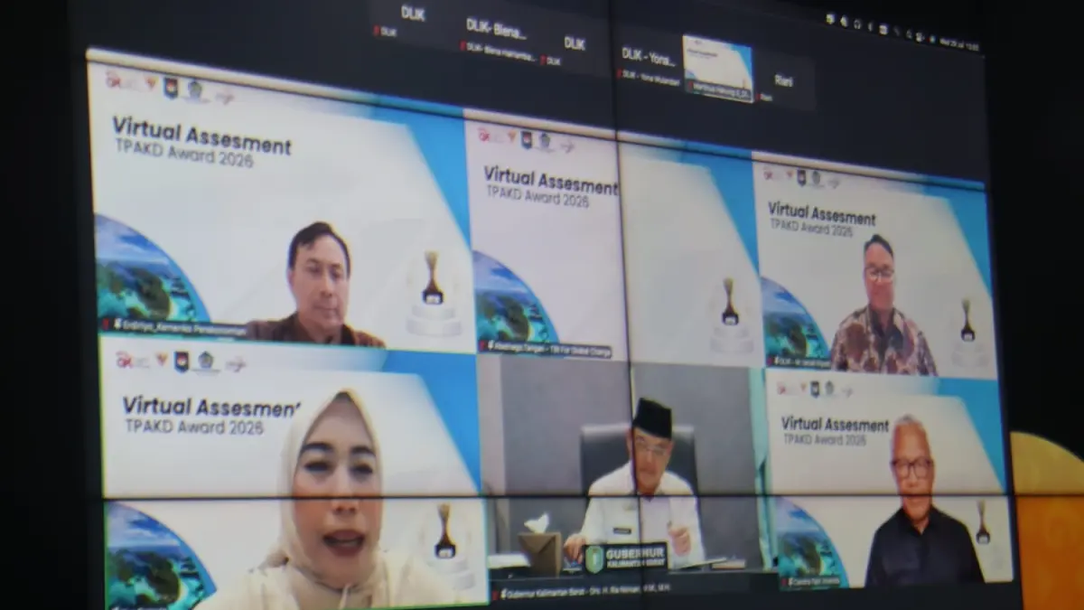 Gubernur Kalbar,  Ria Norsan, saat mengikuti Virtual Assessment Tim Percepatan Akses Keuangan Daerah (TPAKD) Award. (Adpim Pemprov Kalbar)