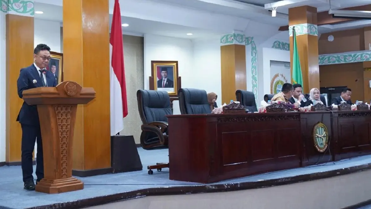 Rapat paripurna DPRD Kota Pontianak terkait pendapat akhir Wali Kota atas diterimanya tiga rancangan peraturan daerah, Jumat (31/7/2026).(Prokopim)