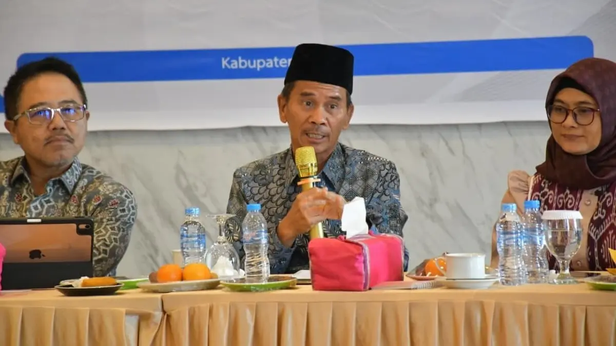 Bupati Sintang Gregorius Herkulanus Bala, meminta seluruh permohonan HGU dikaji secara menyeluruh sebelum diputuskan. (ISTIMEWA)