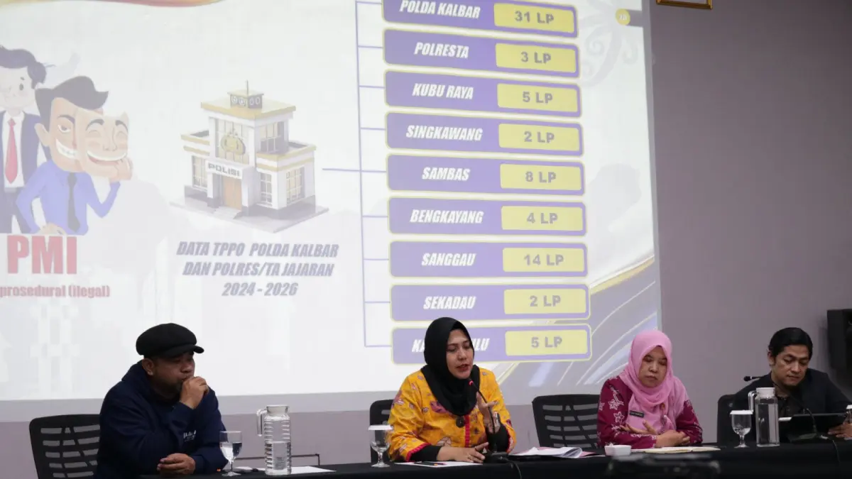 Pemaparan sejumlah narasumber dalam kegiatan peringatan Hari Anti TPPO Sedunia yang diselenggarakan oleh Lembaga Teraju Indonesia di Pontianak, Jumat (31/7). (ISTIMEWA)