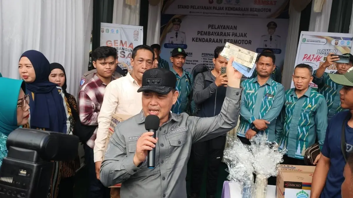 Program Gema Membangun Desa (GMD) yang digelar Pemerintah Provinsi Kalimantan Barat di halaman Kantor Camat Teluk Batang. (ISTIMEWA)