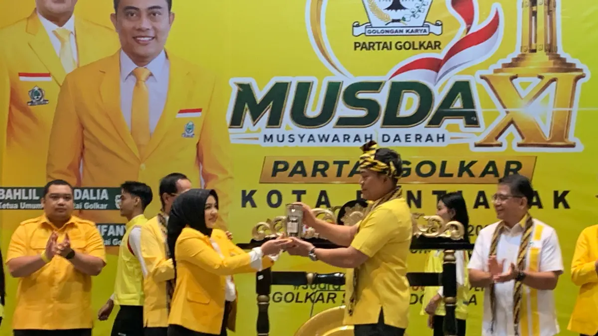 Suasana pembukaan Musyawarah Daerah (Musda) Partai Golkar Kota Pontianak, Minggu (2/8). Forum tersebut menjadi ajang konsolidasi partai sekaligus menghangatkan dinamika politik menjelang Pilwako Pontianak.