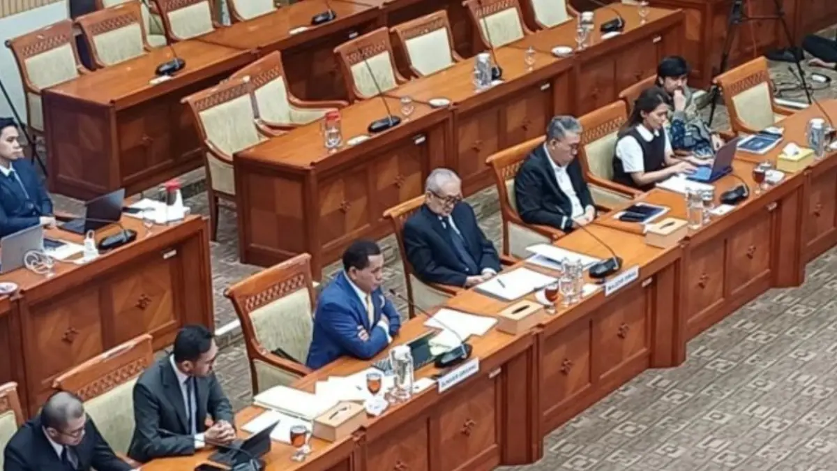 Ketua Umum Ikatan Advokat Indonesia (Ikadin) periode 2022-2027 Maqdir Ismail di kompleks parlemen, Jakarta, Senin (3/8/). (ANTARA/Bagus Ahmad Rizaldi)