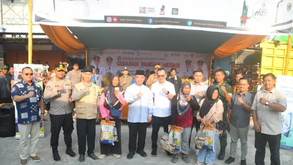 Provinsi Kalimantan Barat bersama Pemerintah Kabupaten Kayong Utara menyediakan 1.000 paket bahan pokok murah melalui Gerakan Pangan Murah (GPM) yang digelar di Halaman Pasar Daerah Sukadana, Sabtu (1/8).