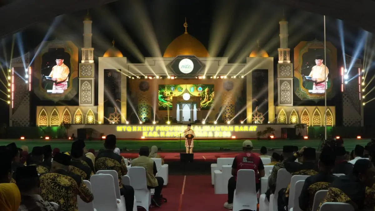 Gubernur Kalimantan Barat, Drs. H. Ria Norsan, M.M., M.H., secara resmi membuka perhelatan Musabaqah Tilawatil Qur’an (MTQ) ke-34 Tingkat Provinsi Kalimantan Barat Tahun 2026. Acara pembukaan yang berlangsung khidmat dan meriah ini dipusatkan di Pelataran Eks Sail Karimata, Pantai Pulau Datok, Kabupaten Kayong Utara, pada Minggu, 2 Agustus 2026 malam. 
(mediacenter.kayongutarakab)