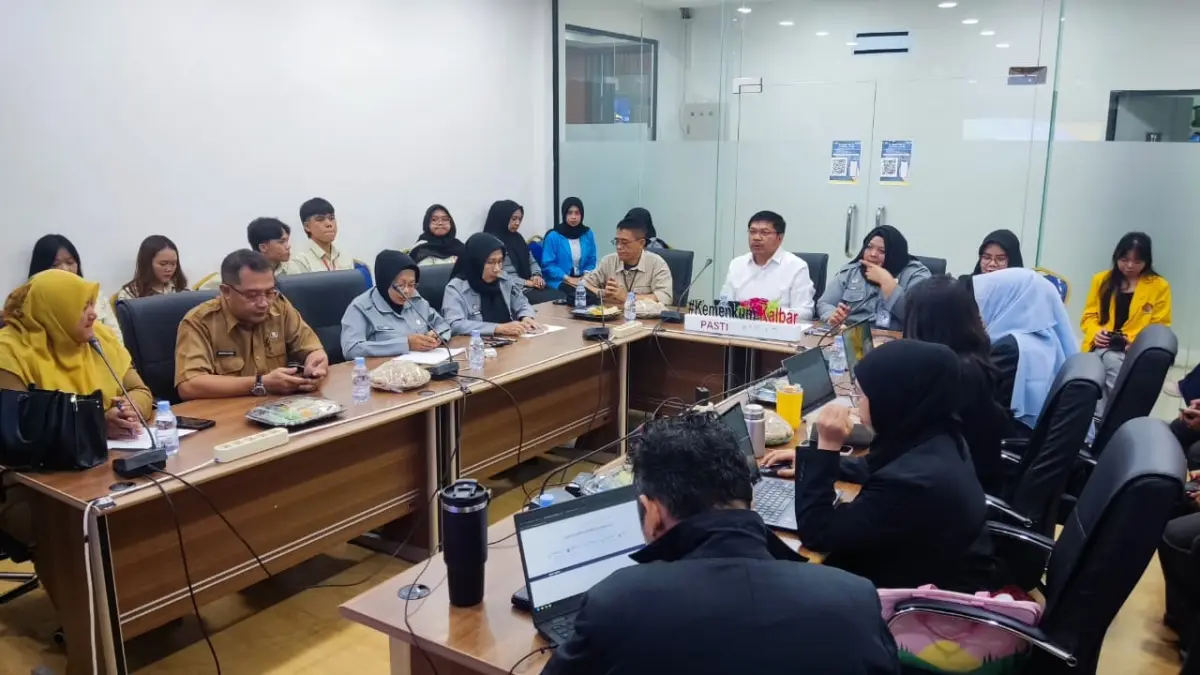 Kanwil Kemenkum Kalbar menggelar Diskusi Uji Coba Aplikasi SAHABAT (Sistem Aplikasi Hukum Berbasis Teknologi) pada Selasa (4/8). (DOK KANWIL KEMENKUM KALBAR)