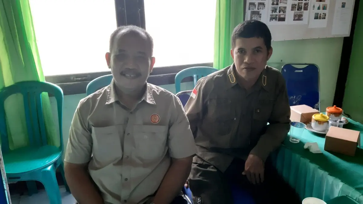 Karnain (kiri) dan Darsono (kanan)