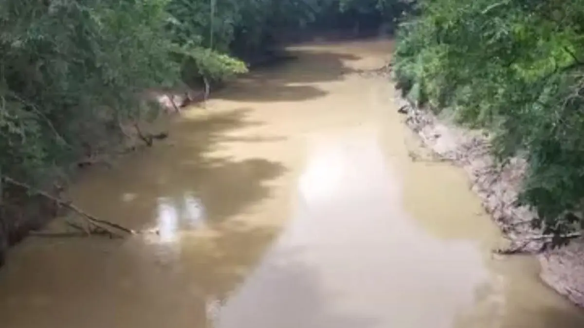 Kondisi Sungai Seberuang Kabupaten Kapuas Hulu tampak keruh diduga masih ada aktivitas PETI. (ISTIMEWA)