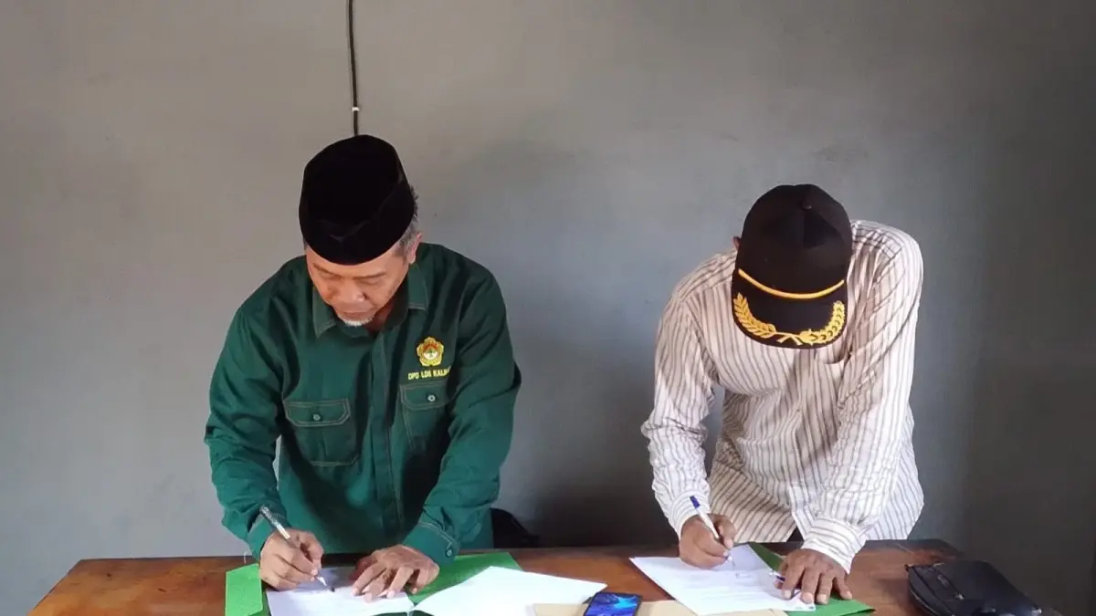 Penandatanganan Perjanjian Kerja Sama (PKS) Program Gerakan Madrasah Cinta dan Berbudaya Lingkungan (Gema Cling).