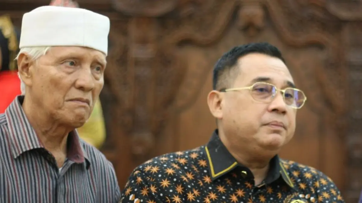 Syafaruddin Daeng Usman bersama Selamet Sardiman Nadi keponakan tokoh pejuang 45 Bardan Nadi Sutrisno. (IST) 