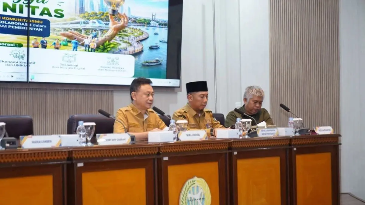 Wali Kota Pontianak, Edi Rusdi Kamtono, saat pertemuan "Pontianak Memanggil Komunitas" di Aula Rohana Muthalib Bapperida Pontianak, Selasa (4/8/2026). (Pemkot Pontianak)