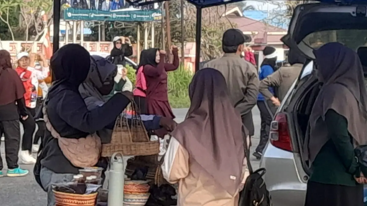 Aneka produk dan potensi desa yang dipromosikan di ajang CFD Sambas.