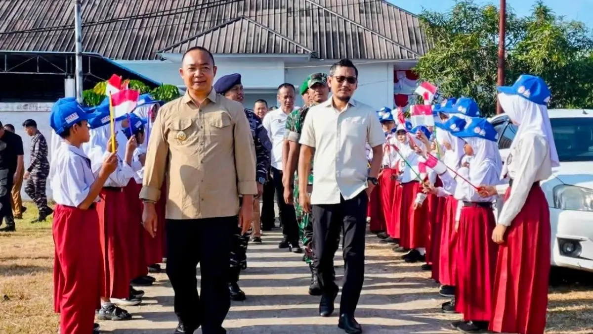 Bupati Ketapang, Alexander Wilyo, dan jajaran Forkopimda menghadiri peringatan HAN Ketapang, di Balai Sungai Kedang, Selasa (4/8). (ISTIMEWA)