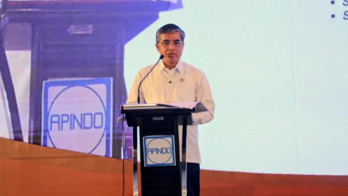 Menteri Ketenagakerjaan (Menaker) Yassierli dalam sesi dialog Rapat Kerja Koordinator Nasional (Rakerkornas) XXXV Asosiasi Pengusaha Indonesia (Apindo) 2026 di Makassar, Sulawesi Selatan, Selasa (4/8). ANTARA/HO-Kemnaker RI