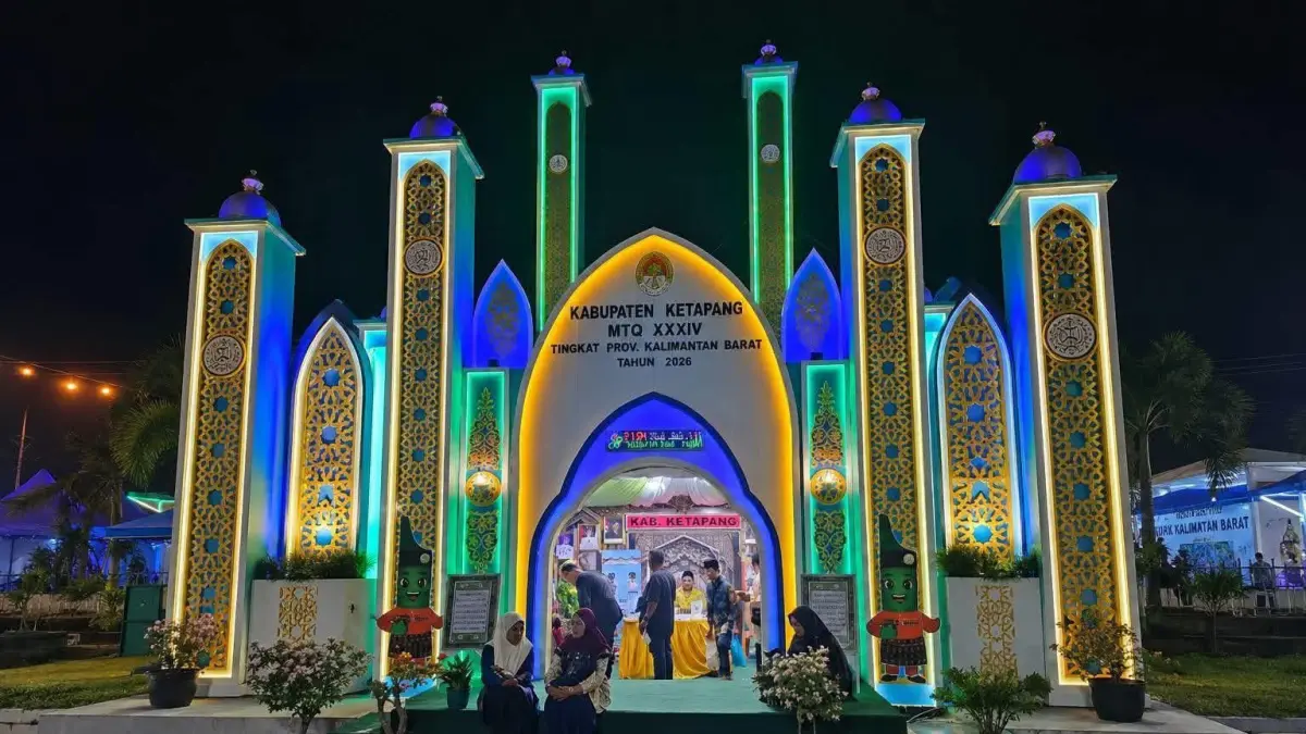 Stand Ketapang tampak megah dengan arsitek nuansa Islami dengan empat menara menjulang. (ISTIMEWA)

