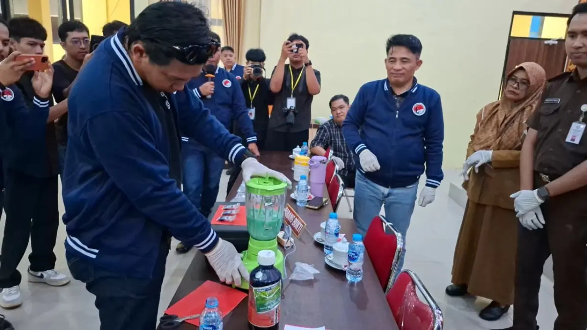 Suasana kegiatan pemusnahan barang bukti narkotika hasil pengungkapan dua kasus tindak pidana narkotika, Selasa (4/8/2026) di Mapolres Singkawang.
