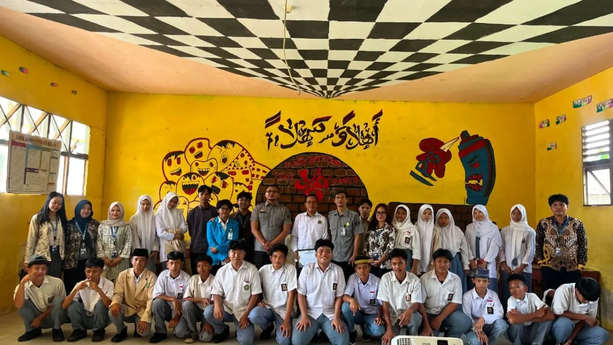 Kanwil Kemenkum Kalbar menggelar edukasi hukum di Madrasah Aliyah Ar-Raudhatul Islamiyah, Kabupaten Mempawah, pada Senin (3/8). (ISTIMEWA)