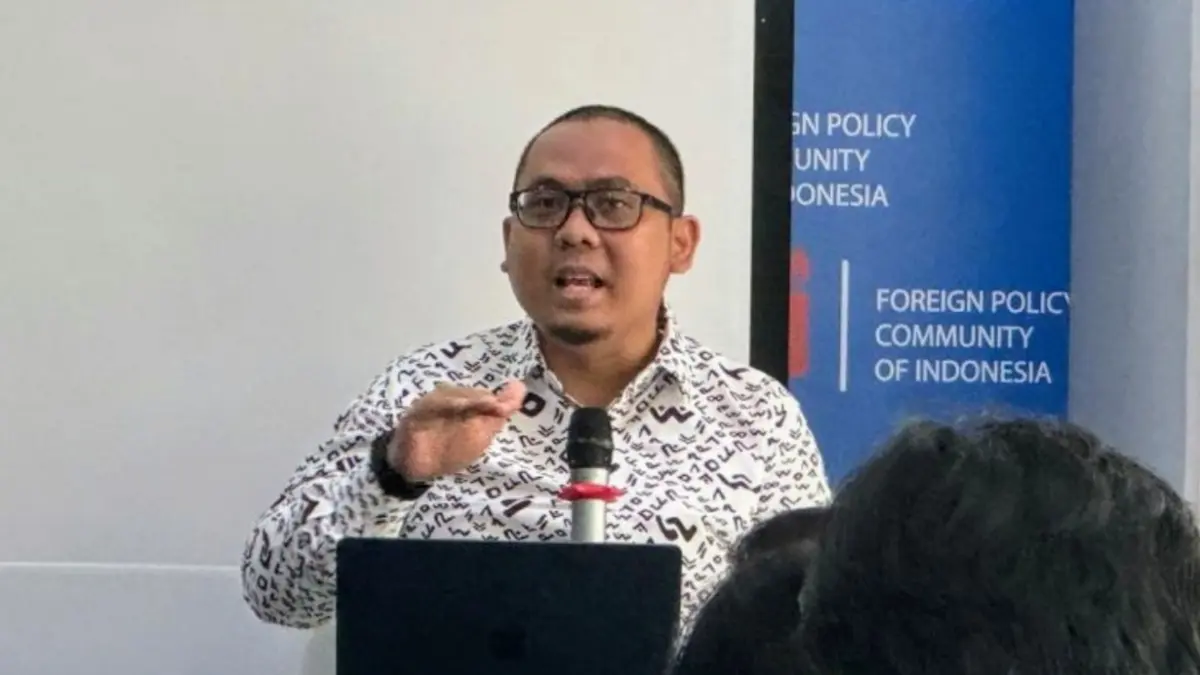 Profesor Hukum Internasional Universitas Indonesia (UI) Arie Afriansyah berbicara dalam diskusi publik "Southeast Asia Unfinished Maritime Agenda" yang diselenggarakan oleh Foreign Policy Community of Indonesia (FPCI) di Jakarta, Selasa (24/6/2025). (ANTARA/Cindy Frishanti)