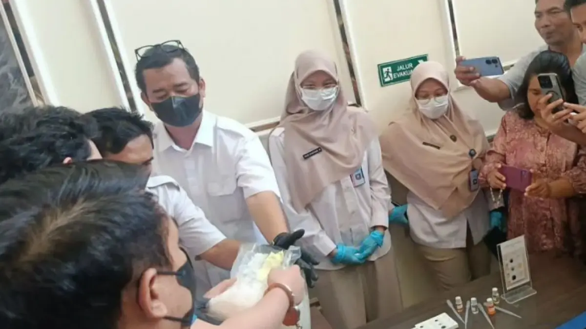 Pemusnahan sabu 993,78 gram hasil pengungkapan jaringan narkotika Pontianak-Samarinda dilakukan BNNP Kalimantan Timur di Kantor BNNP Kaltim, Samarinda, Rabu (5/8/2026). ANTARA/Ahmad Rifandi