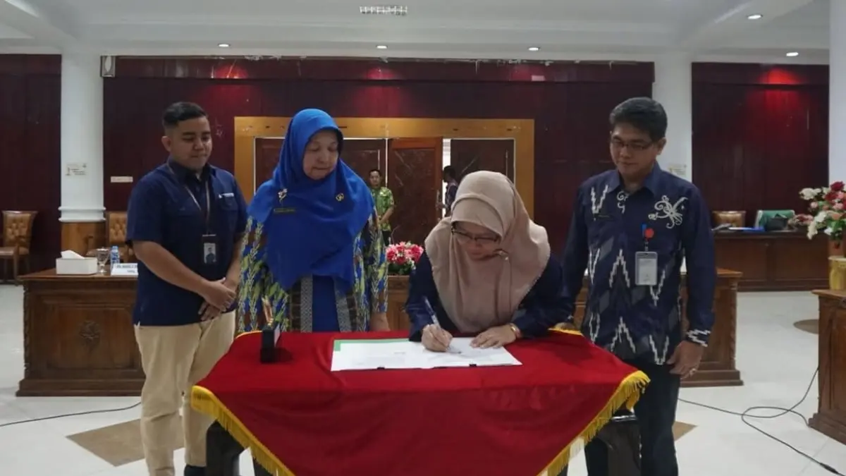 Penandatanganan Perjanjian Kerja Sama antara Pemkab Mempawah dengan pihak BPJS Kesehatan.