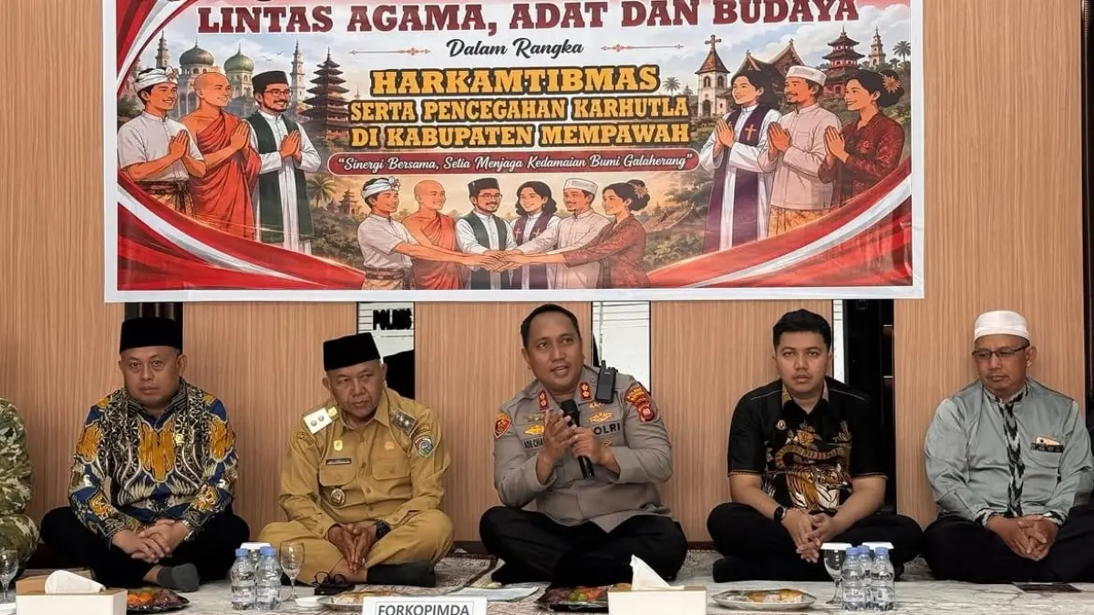Wabup Mempawah, Juli Suryadi saat menghadiri acara silaturahmi dan doa bersama di Mapolres Mempawah
