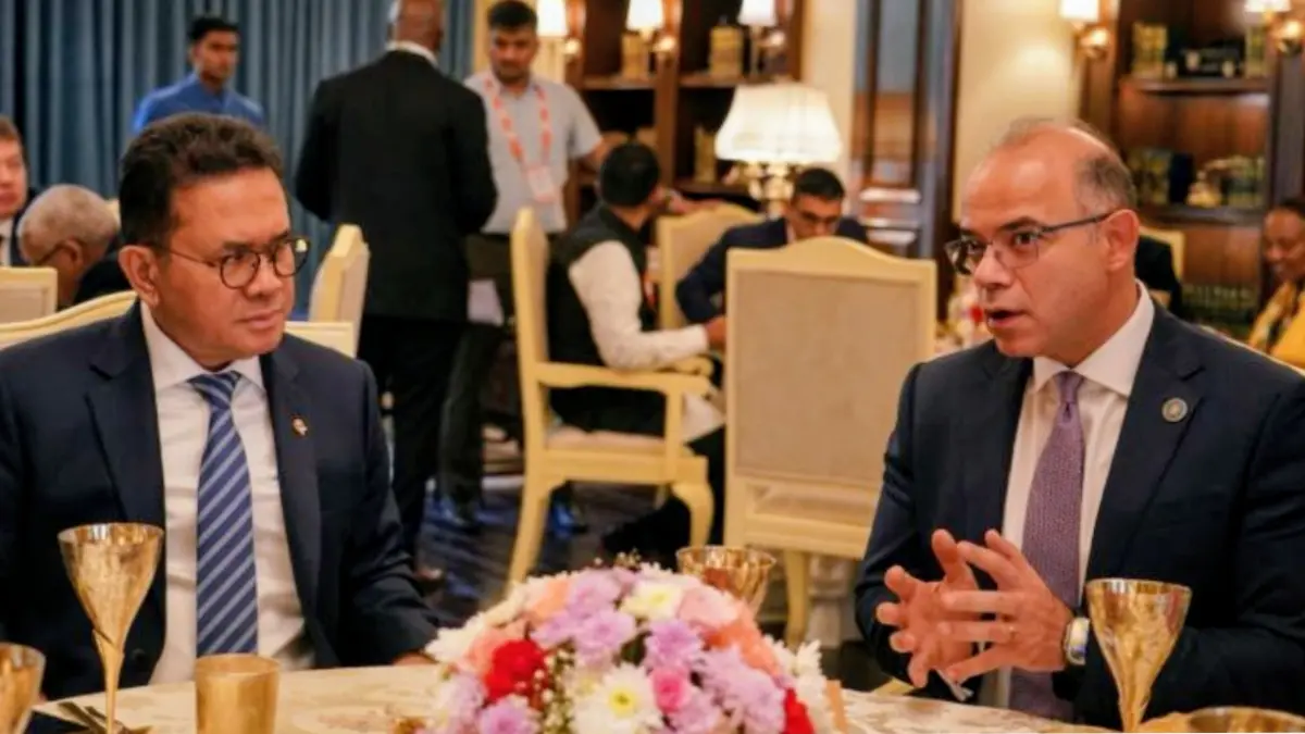 Menteri Perdagangan RI Budi Santoso (kiri) dan Menteri Investasi dan Perdagangan Luar Negeri Mesir Mohamed Farid Saleh (kanan) melakukan pertemuan bilateral di sela-sela penyelenggaraan Pertemuan Tingkat Menteri Perdagangan BRICS, di Jaipur, India, Jumat (7/8). (ANTARA/HO-Kemendag)