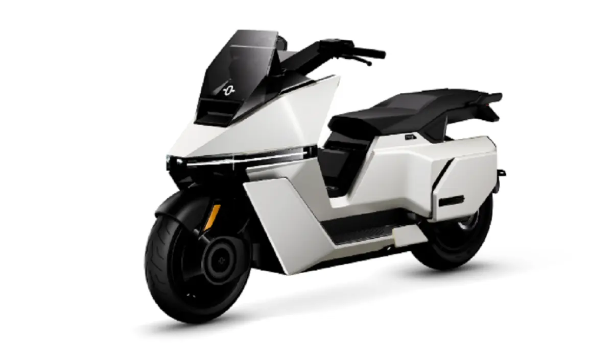 OMOWAY OMO-X menawarkan baterai Long Range 7,68 kWh dengan jarak tempuh hingga 260 km berdasarkan pengujian pada kecepatan konstan 30 km/jam. (OMOWAY)