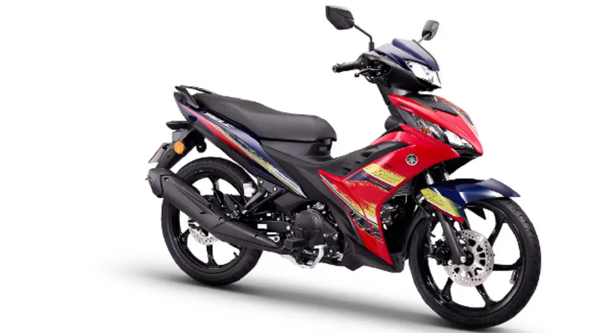 Yamaha 135LC Fi 2026 hadir dengan mesin 135 cc injeksi, tenaga 9,3 kW, rem cakram belakang, dan tangki 4,6 liter. (MOTOSAIGON(