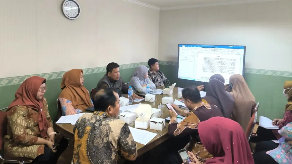 Kanwil kemenkum Kalbar mengikuti rapat pembahasan rancangan Raperwali Hibah dan Bansos pada Kamis (6/8). (DOK KANWIL KEMENKUM KALBAR)