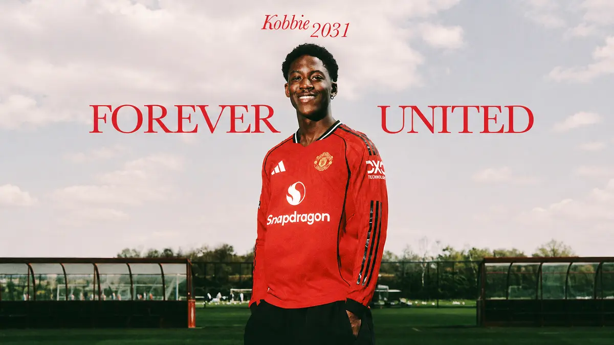 Kobbie Mainoo mulai bergabung dengan skuad Manchester United di Dublin untuk menjalani persiapan pramusim. (IG@kobbie)