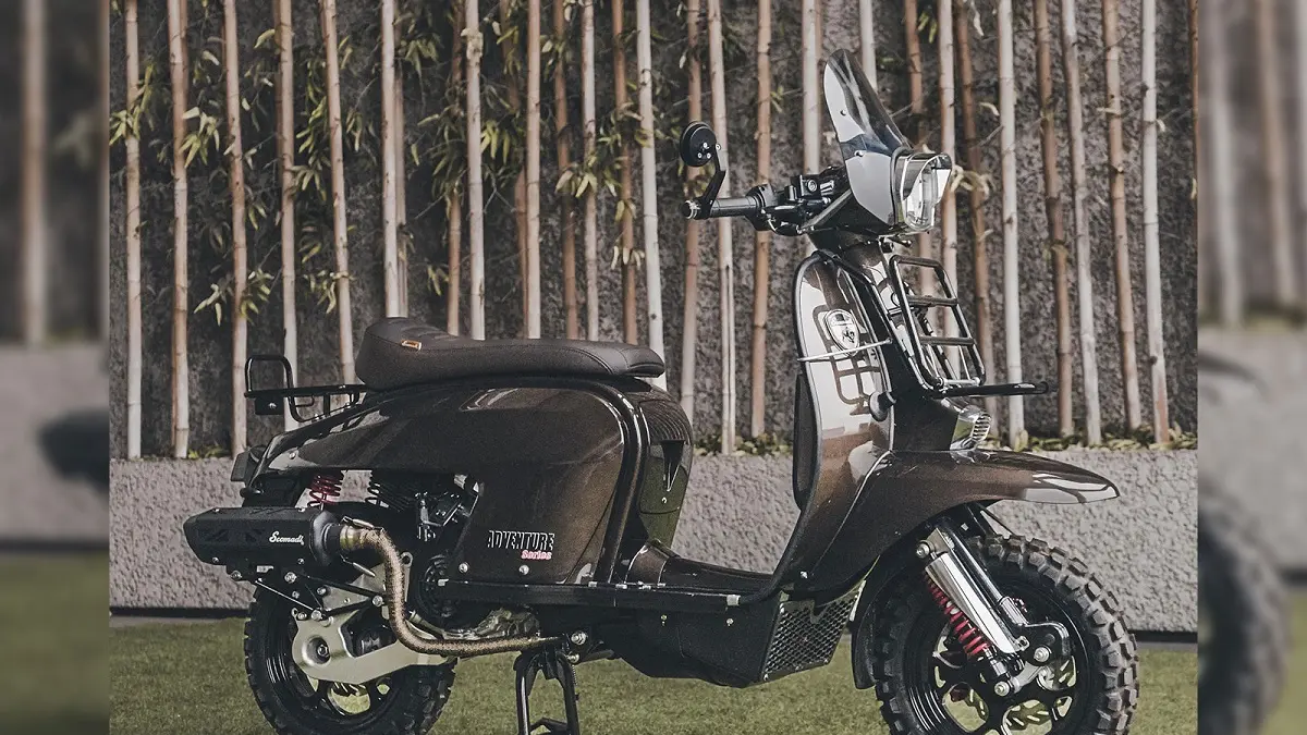 Scomadi Technica 200i Adventure Series DS merupakan skuter matik (skutik) bergaya retro premium dengan karakter adventure. (Dok Scomadi)