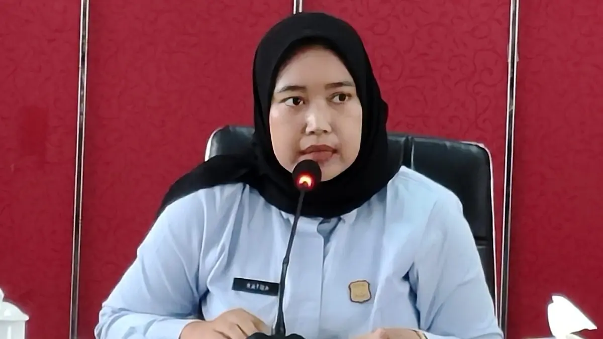 Kasi Datun Kejari Sanggau, Ratna Khatulistiwi, saat menyampaikan penjelasan terkait penataan aset rumah dinas Pemkab Sanggau, Selasa (10/8/2026).