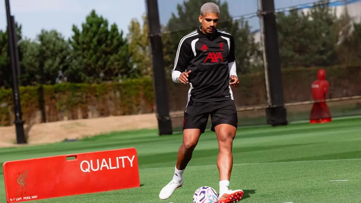 Ronald Araujo menyelesaikan sesi latihan pertama Liverpool, Senin waktu setempat. (Dok. Liverpool)