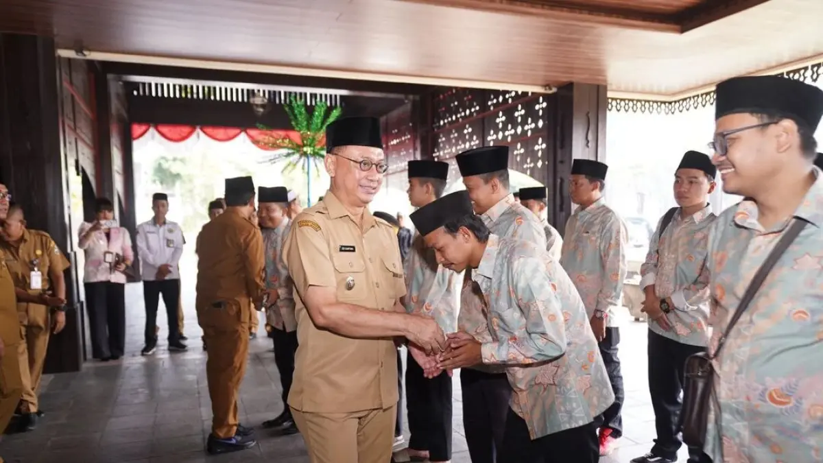 Wali Kota Pontianak Edi Rusdi Kamtono saat menyambut kepulangan kafilah MTQ di Aula Sultan Syarif Abdurrahman (SSA) Kantor Wali Kota Pontianak, Selasa (11/8/2026).(Pemkot Pontianak)