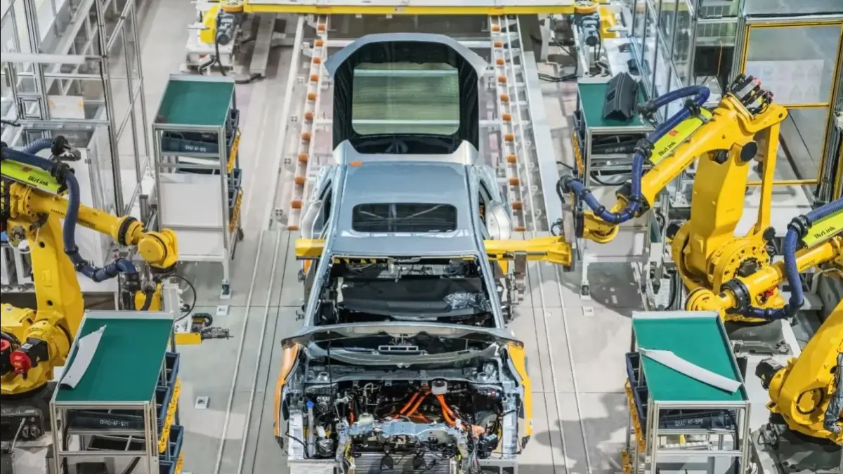 Suasana pabrik GAC Honda. Pabrikan ini mempercepat pengembangan kendaraan listrik di China dengan menyiapkan empat model baru dalam dua tahun, sekaligus memangkas biaya produksi dan memperkuat jaringan penjualan untuk menghadapi persaingan EV yang semakin ketat.