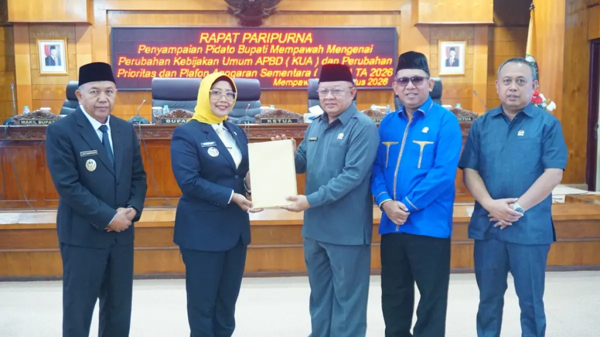 : Bupati Mempawah, Erlina menyerahkan draf perubahan KUA dan PPAS TA 2026 kepada Pimpinan DPRD Mempawah.