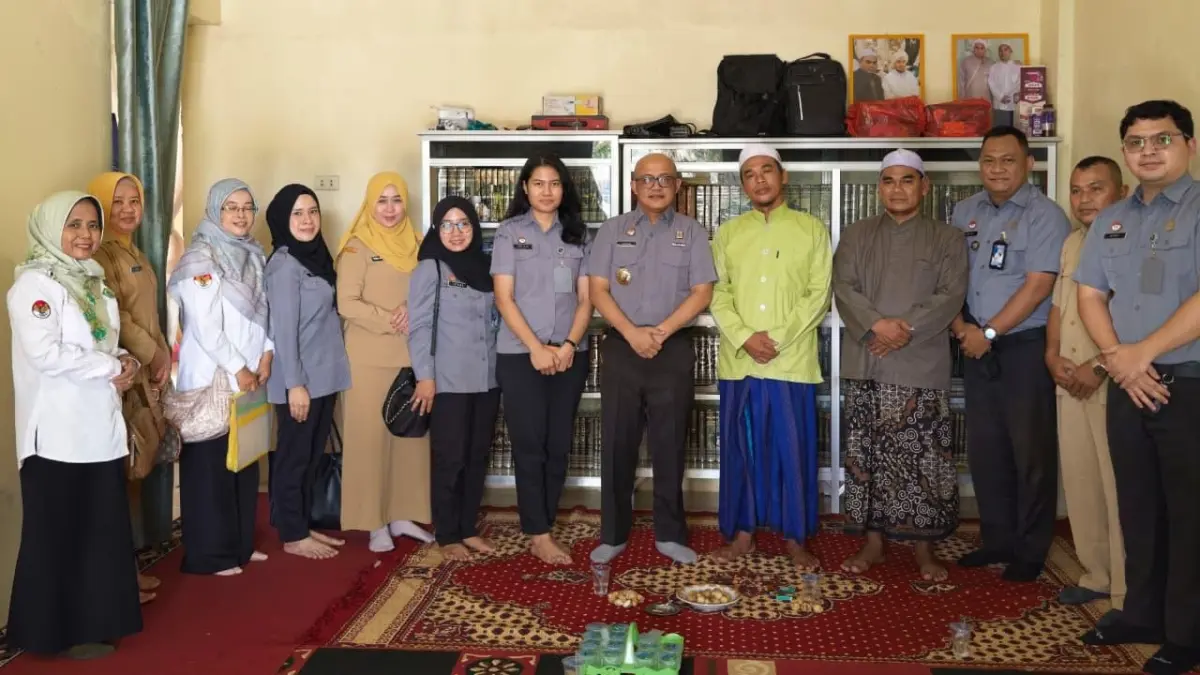 Kanwil Kemenkum Kalbar menggelar kunjungan ke sejumlah ponpes di Kota Singkawang pada Senin (10/8). (DOK KANWIL KEMENKUM KALBAR)