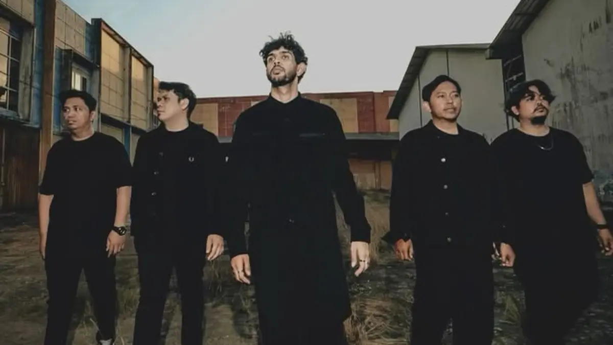 Lima personel Meet On Friday, band metalcore modern asal Pontianak yang membawa warna baru di skena musik Indonesia melalui single perdana berjudul Sabda. (MEET ON FRIDAY)