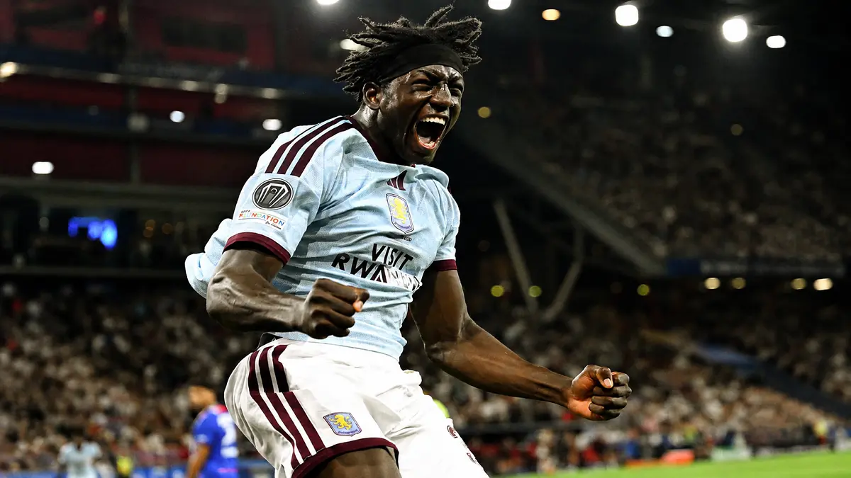 Brian Madjo berselebrasi usai mencetak gol pada debut profesionalnya saat Aston Villa menghadapi Paris Saint-Germain pada UEFA Super Cup di Red Bull Arena, Salzburg, (IG@astonvilla)