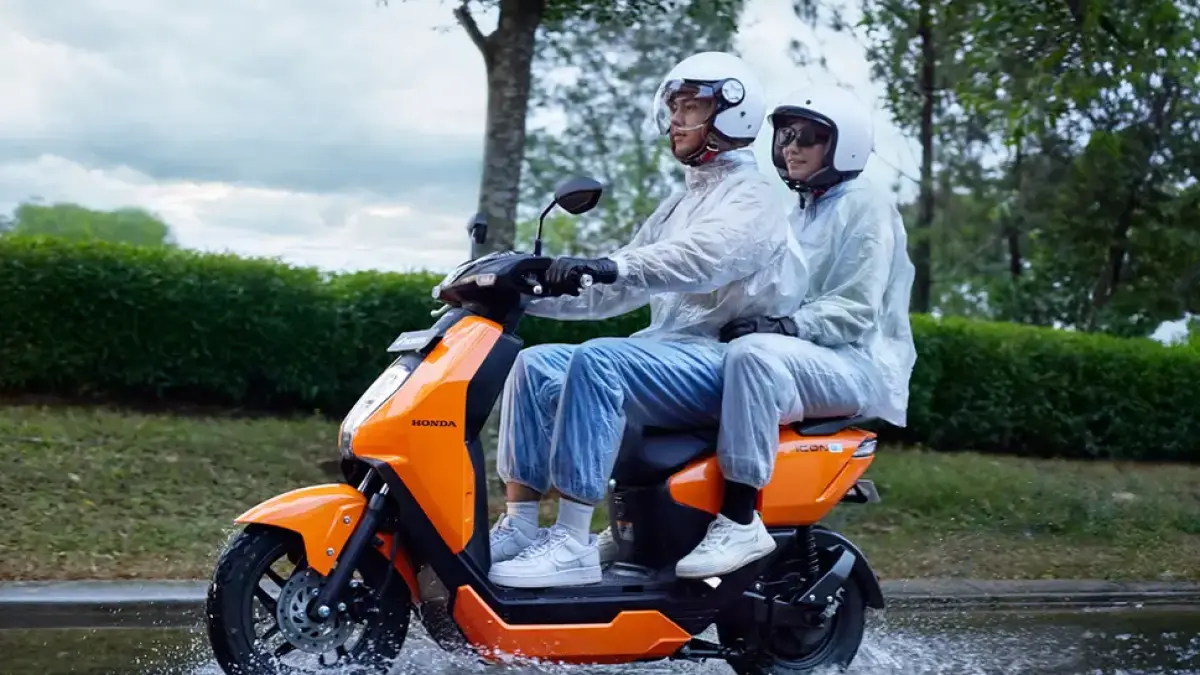 Honda ICON e menawarkan desain kompak, baterai yang dapat dilepas, dan jarak tempuh hingga 53 km. (Dok.Honda)