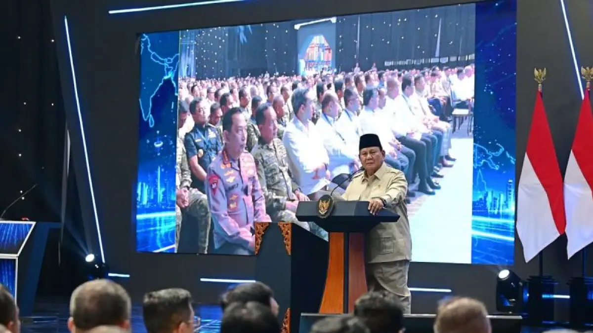 Presiden Prabowo Subianto berpidato saat acara peluncuran motor listrik nasional beserta ekosistem pendukungnya di fasilitas produksi motor listrik di Cikarang, Kabupaten Bekasi, Jawa Barat, Kamis (13/8/2026). (ANTARA/Setpres)