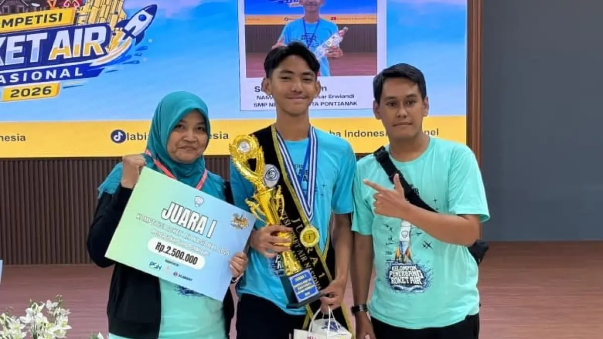 Tim roket air SMPN 10 Pontianak mewakili Kalbar dalam kejurnas roket air pelajar 2026 di Malang Jawa Timur.