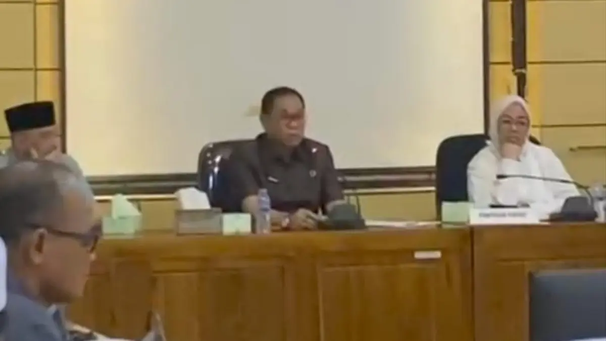 Aliansi Masyarakat Kalimantan Barat Bersatu mendatangi DPRD Kalimantan Barat, Jumat (14/8) sore. (ISTIMEWA)