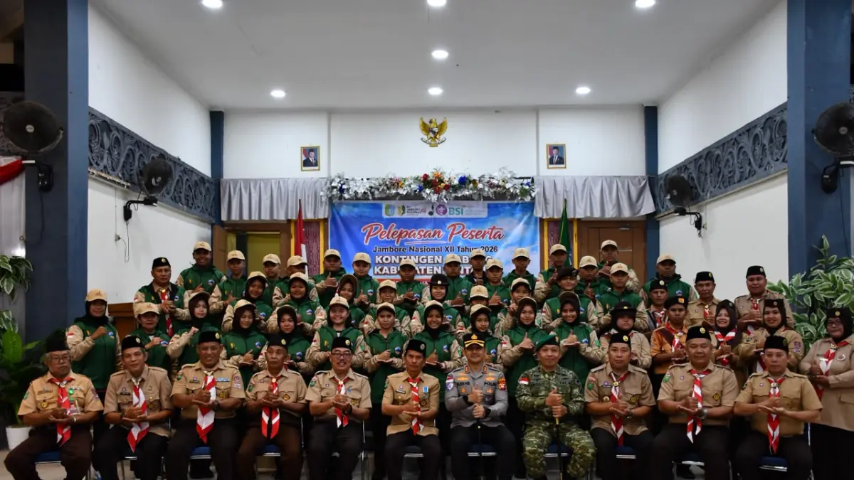 Dua anggota Pramuka dari Sekolah Luar Biasa (SLB) menjadi bagian dari 35 kontingen Kabupaten Sintang yang berangkat mengikuti Jambore Nasional (Jamnas) XII Tahun 2026 di Bumi Perkemahan Cibubur, Jawa Barat.(ISTIMEWA) 

