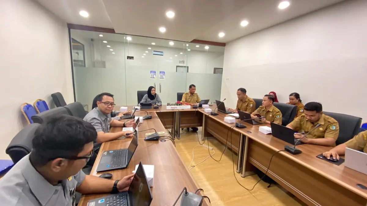 Kanwil Kemenkum Kalbar menggelar rapat harmonisasi Raperbu Sintang tentang RKPD 2027 pada Selasa (21/7). (DOK KANWIL KEMENKUM KALBAR)