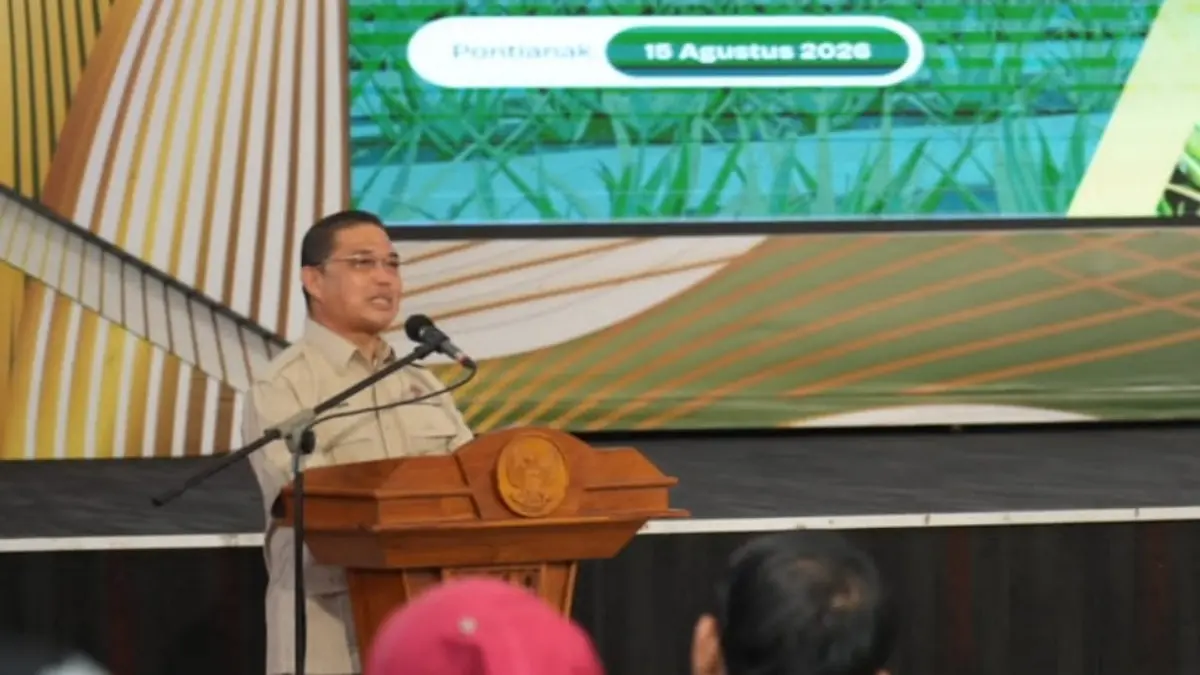 Gubernur Kalimantan Barat Ria Norsan menyampaikan sambutan saat membuka rapat kerja bersama jajaran pengurus Himpunan Kerukunan Tani Indonesia (HKTI) Kalimantan Barat di Pendopo Gubernur Kalbar (ADPIM PEMPROV KALBAR)